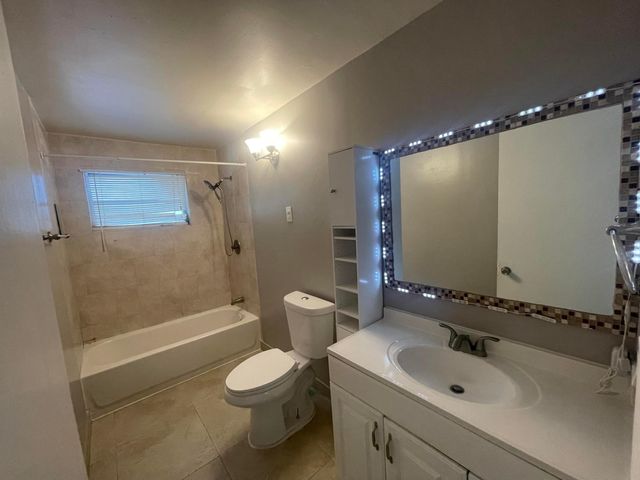 3361 NE 16TH Avenue 1, Oakland Park, FL 33334