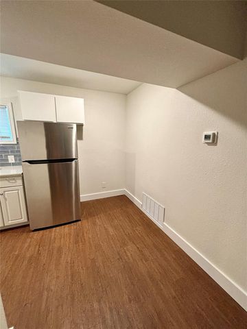 1115 Haynes ST, San Marcos, TX 78666