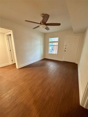 1115 Haynes ST, San Marcos, TX 78666