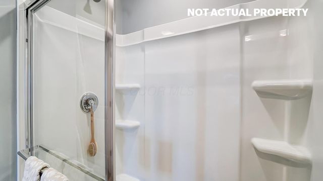 5670 Orchard Lakes Trail Drive, Canal Winchester, OH 43110