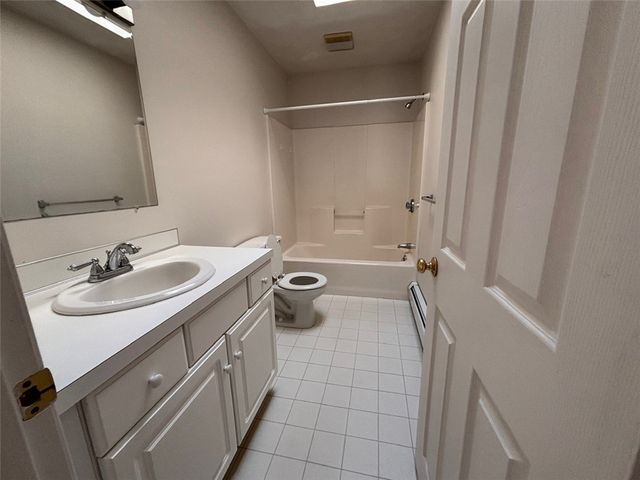 100 Clinton Drive 1, North Kingstown, RI 02852