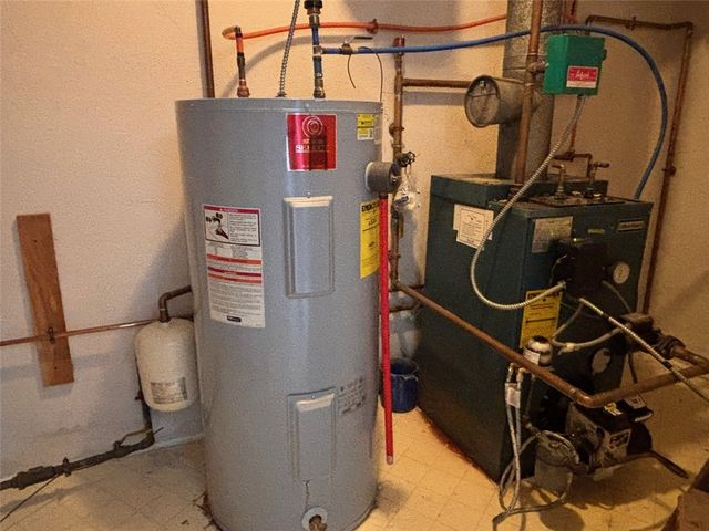 100 Clinton Drive 1, North Kingstown, RI 02852