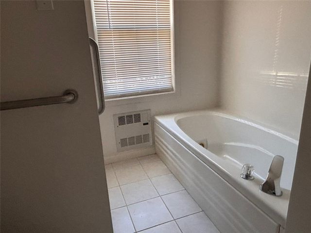 100 Clinton Drive 1, North Kingstown, RI 02852