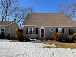 100 Clinton Drive 1, North Kingstown, RI 02852