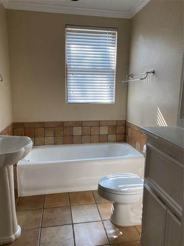 3015 Caroline D, Houston, TX 77004