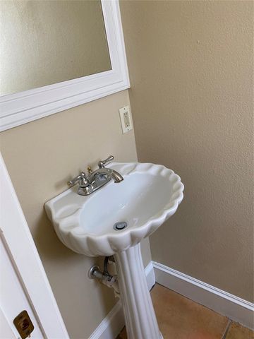 3015 Caroline D, Houston, TX 77004