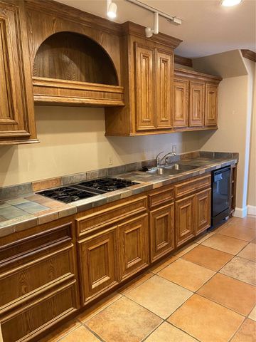 3015 Caroline D, Houston, TX 77004