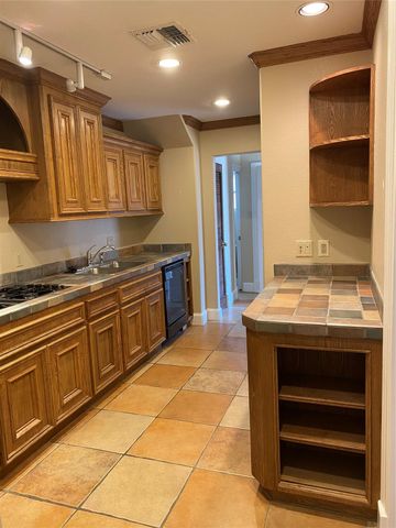 3015 Caroline D, Houston, TX 77004