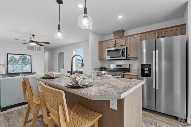 1717.102 E PHILADELPHIA, Rapid City, SD 57701