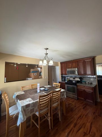 8079 Catawba Lane, Hanover Park, IL 60133