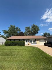 8079 Catawba Lane, Hanover Park, IL 60133