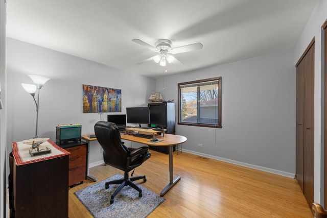 820 Sudbury Court, Schaumburg, IL 60193