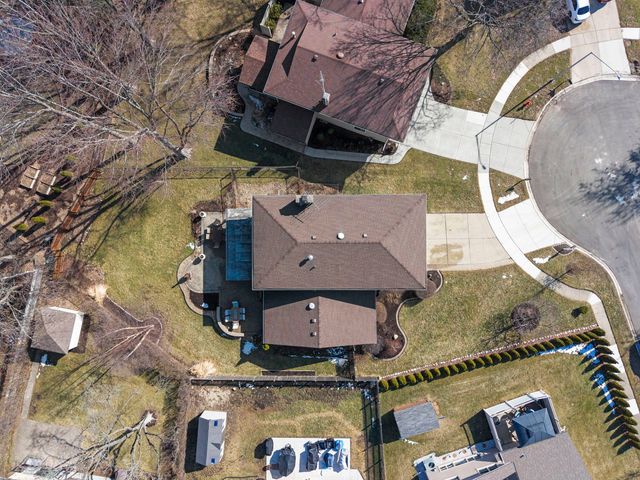 820 Sudbury Court, Schaumburg, IL 60193