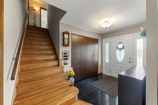 820 Sudbury Court, Schaumburg, IL 60193