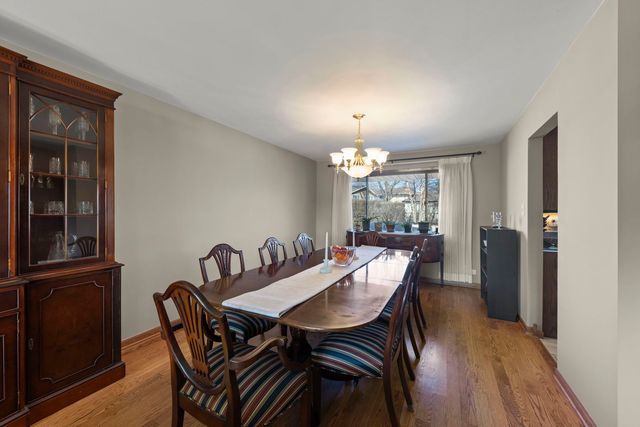 820 Sudbury Court, Schaumburg, IL 60193