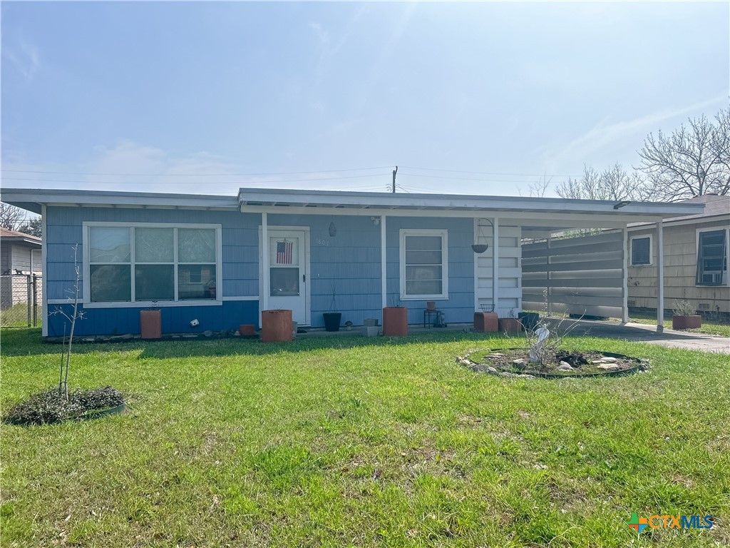 1807 Navidad, Victoria, TX 77901