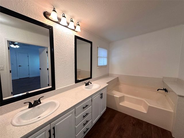 305 Cougar Ave N, Cedar Park, TX 78613