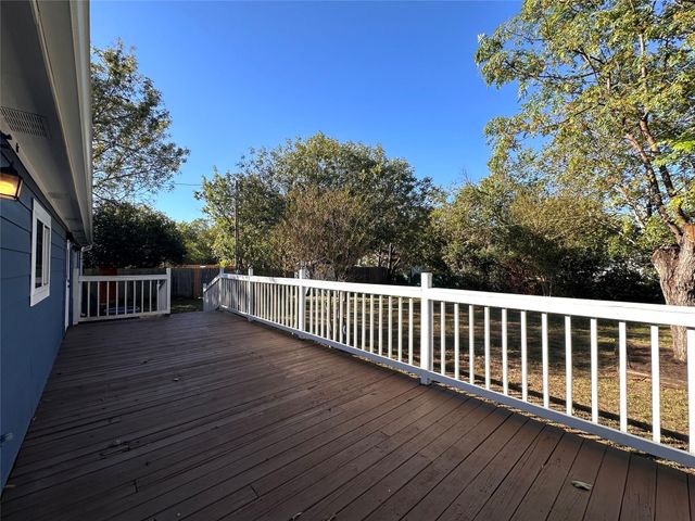305 Cougar Ave N, Cedar Park, TX 78613