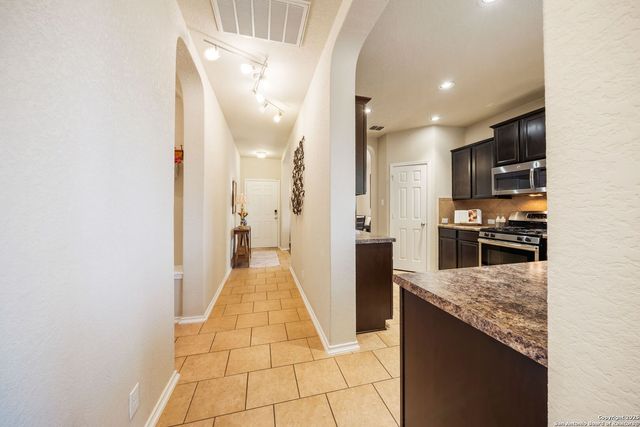 133 Finch Knoll, San Antonio, TX 78253