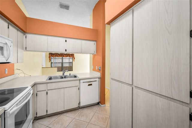 3500 MAGNOLIA RIDGE CIRCLE 405, Palm Harbor, FL 34684