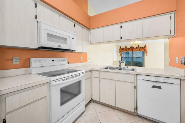 3500 MAGNOLIA RIDGE CIRCLE 405, Palm Harbor, FL 34684