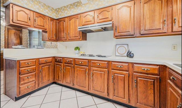 15014 Hollydale Drive, Houston, TX 77062