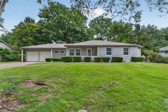 8209 Beverly Street, Prairie Village, KS 66208