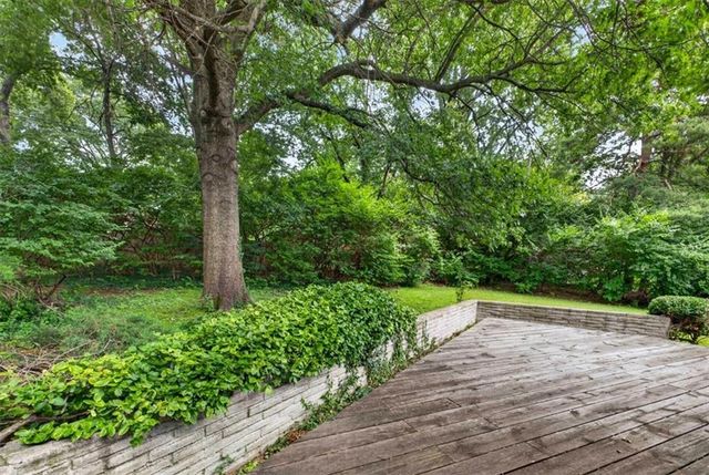 8209 Beverly Street, Prairie Village, KS 66208