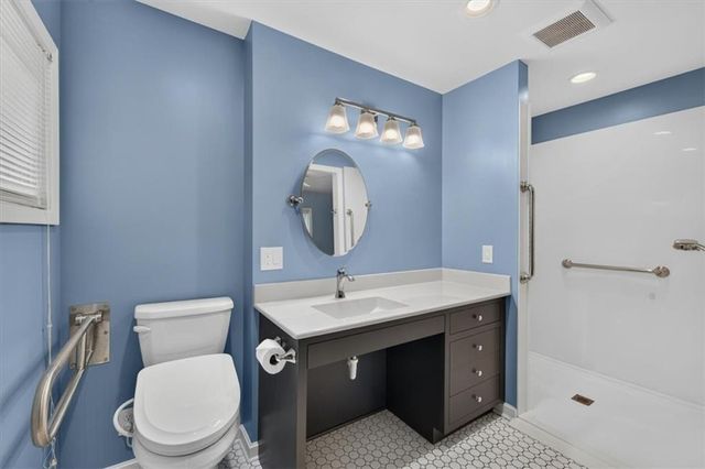 8209 Beverly Street, Prairie Village, KS 66208