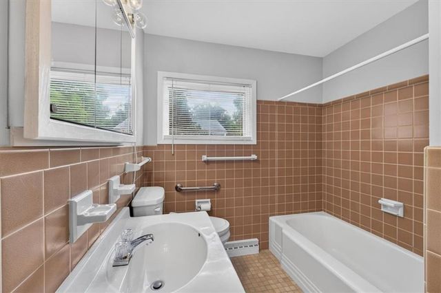 8209 Beverly Street, Prairie Village, KS 66208