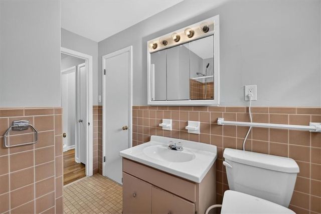 8209 Beverly Street, Prairie Village, KS 66208
