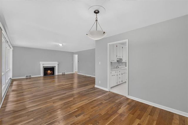 8209 Beverly Street, Prairie Village, KS 66208
