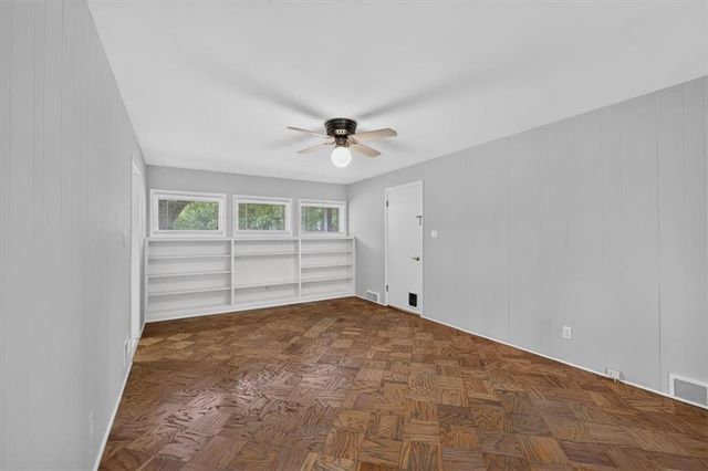 8209 Beverly Street, Prairie Village, KS 66208