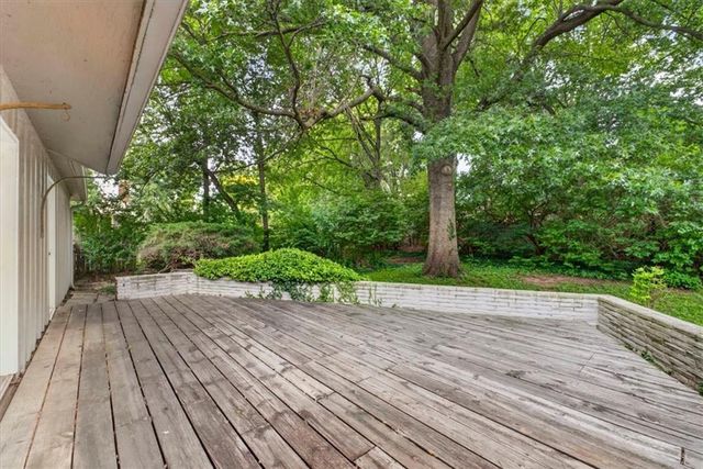 8209 Beverly Street, Prairie Village, KS 66208