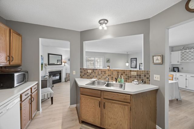 7627 Nicholas Way, Chanhassen, MN 55317