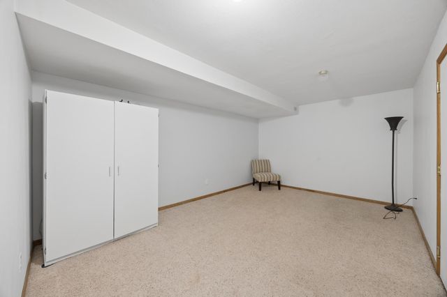 7627 Nicholas Way, Chanhassen, MN 55317