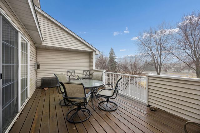 7627 Nicholas Way, Chanhassen, MN 55317