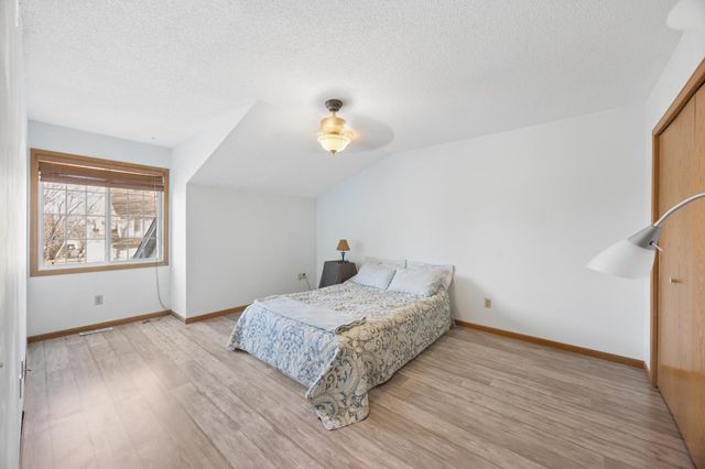 7627 Nicholas Way, Chanhassen, MN 55317