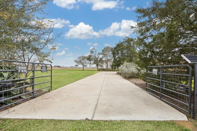 479 S Fm 331 Road, Sealy, TX 77474