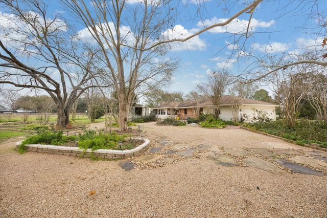 479 S Fm 331 Road, Sealy, TX 77474