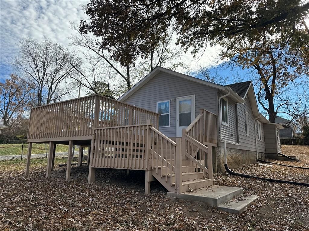 11335 E 13th Street S, Independence, MO 64052