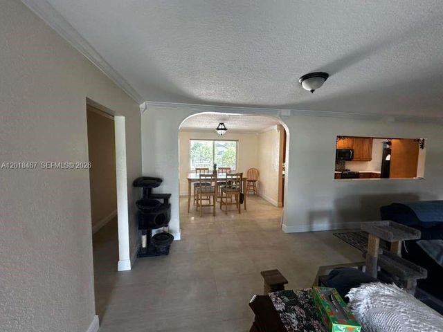 11901 NW 25th St, Plantation, FL 33323