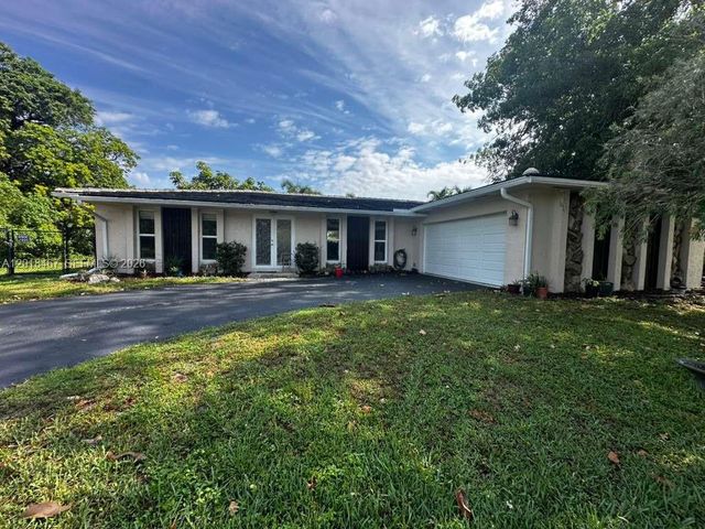 11901 NW 25th St, Plantation, FL 33323