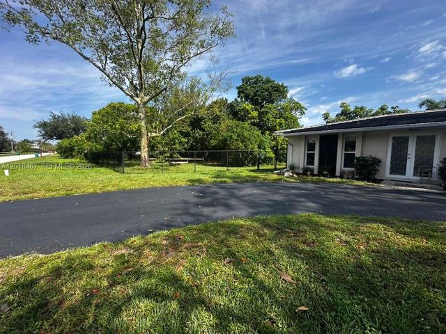 11901 NW 25th St, Plantation, FL 33323