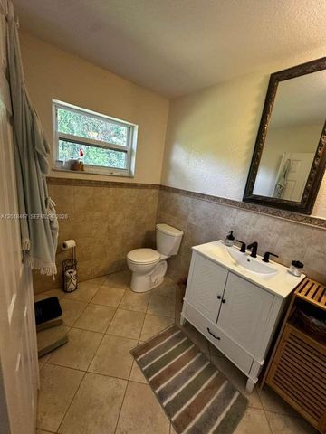 11901 NW 25th St, Plantation, FL 33323