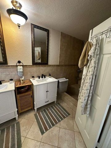 11901 NW 25th St, Plantation, FL 33323