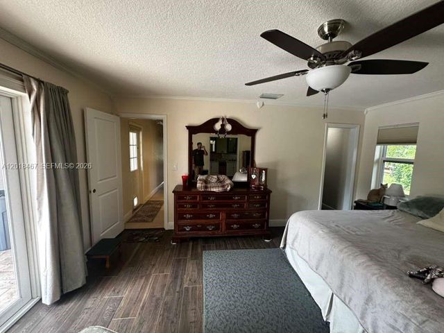 11901 NW 25th St, Plantation, FL 33323