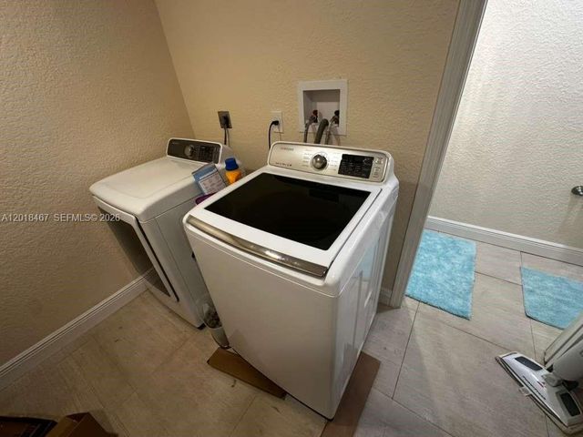 11901 NW 25th St, Plantation, FL 33323