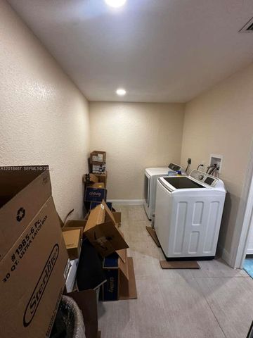 11901 NW 25th St, Plantation, FL 33323