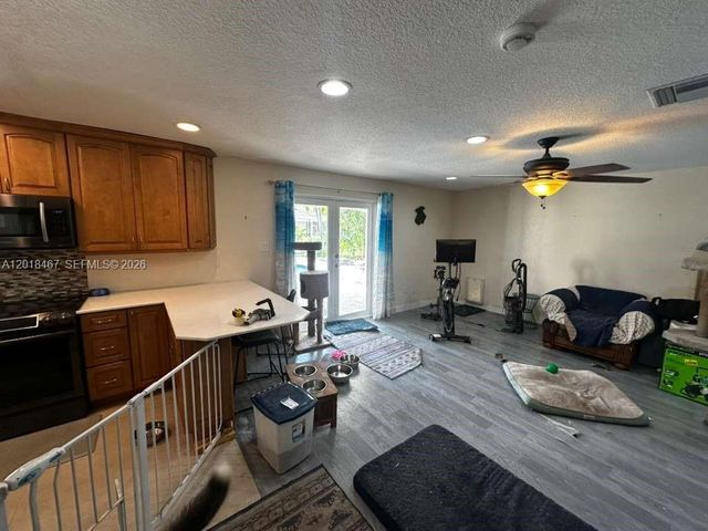 11901 NW 25th St, Plantation, FL 33323